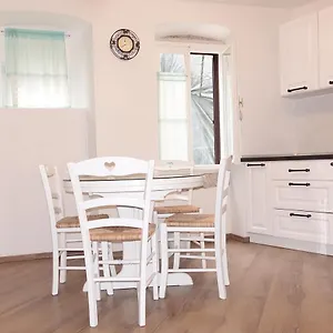 https://romantic-studios.in-istria.net
